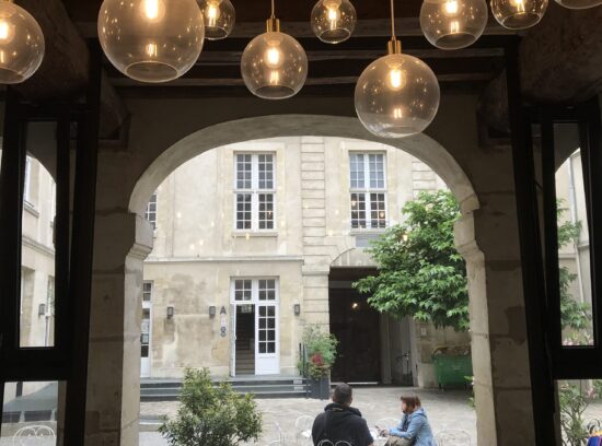 Courtyard of MIJE Fourcy – Youth hostel in Paris in the marais district